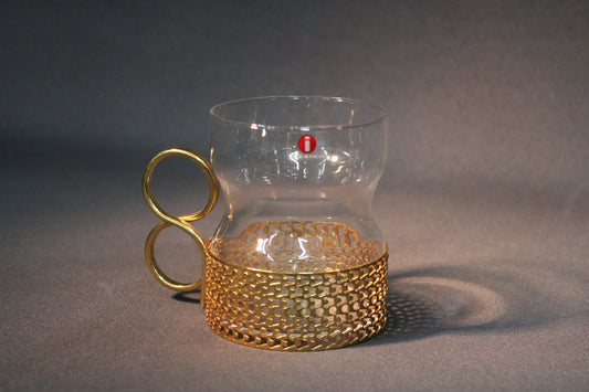 Iittala Tsaikka-lasi kullanvärisellä metallipidikkeellä