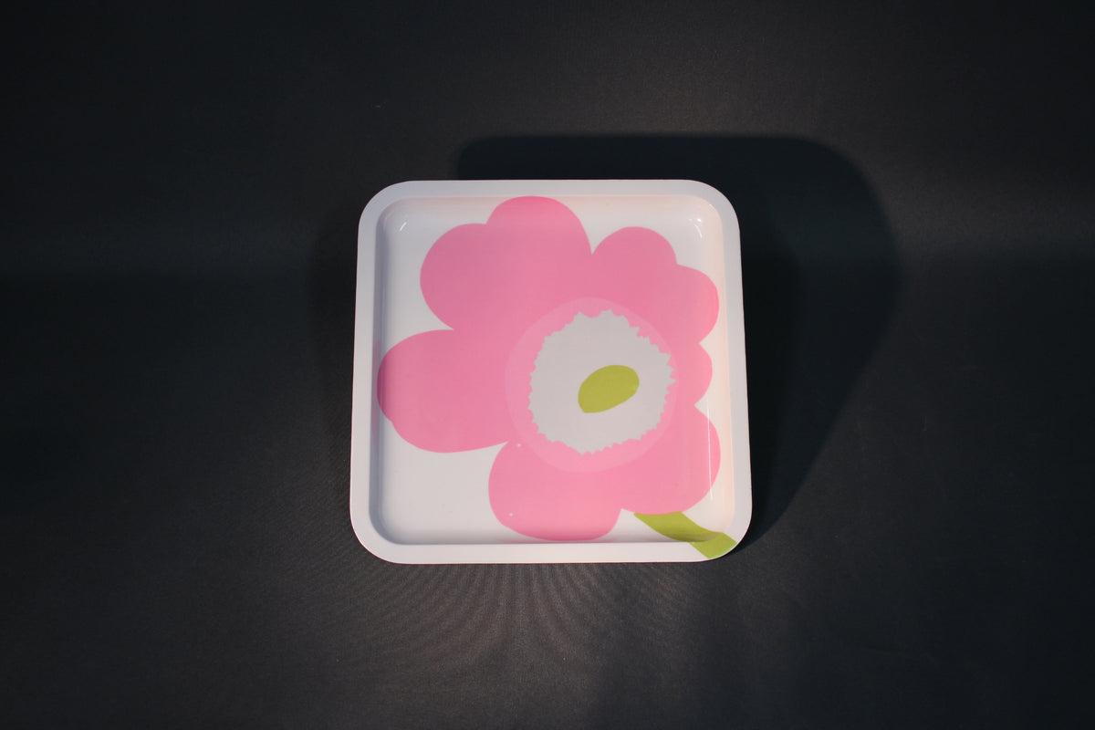 Marimekko vaaleanpunainen Unikko -melamiininen tarjoilulautanen